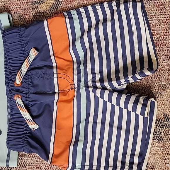 Carter's Fin-tastic Rashguard Swim Trunks with Reversible Bucket Hat - Picture 3 of 6